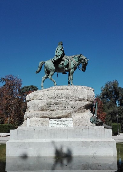 Estatua restaurada del General Martínez Campos en el Parque del Retiro de Madrid
